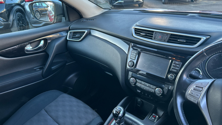 Nissan Qashqai 1.2 DiG-T N-Tec 5dr Petrol Hatchback